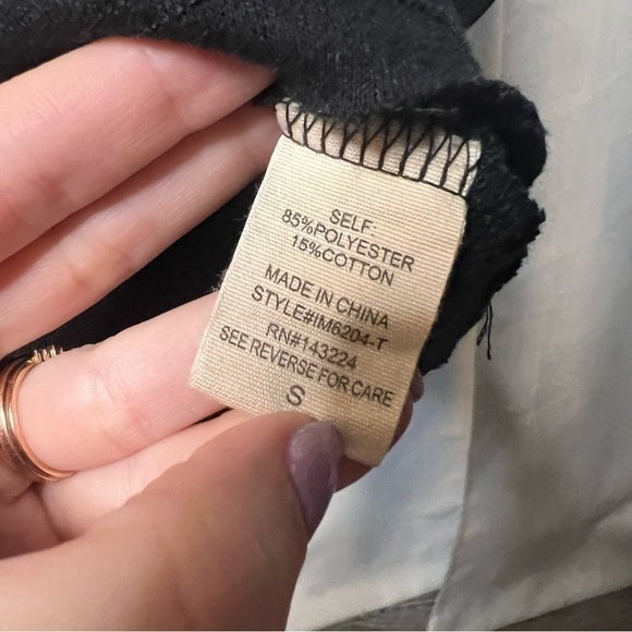 REVEL Black Raw Hem Cropped Top Small - Picture 7 of 8